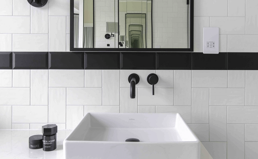 White and Black combination of Sink - Amberth
